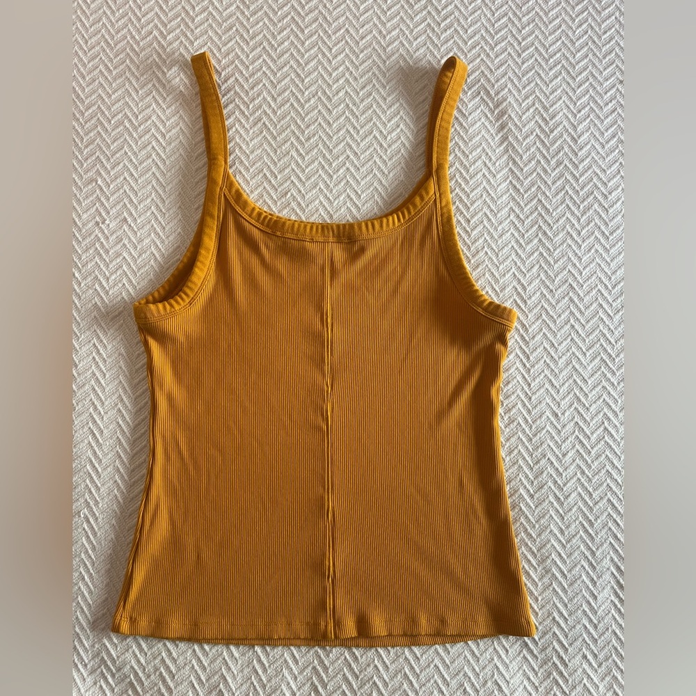 Vince Ribbed Tank - Picture 8 of 8